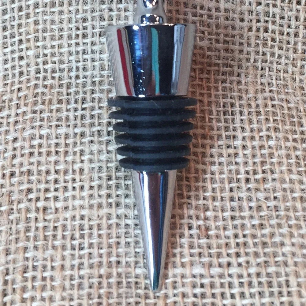 Chrome Heart Wine Bottle Stopper Silver Polished Metal Barware Accessory